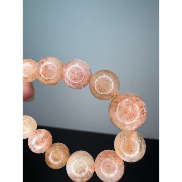 Sunstone graduated bead necklace 18 inches with sterling clasp - Picture 7 of 9